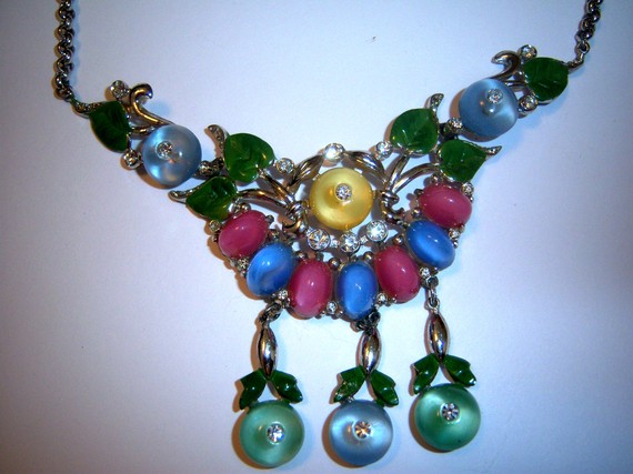 Coro Unsigned Shoe Button Necklace *SOLD*