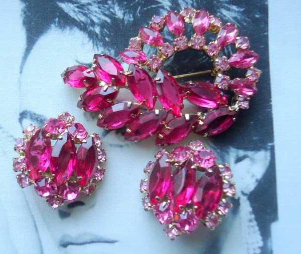 SOLD Unsigned Fuchsia and Cotton Candy Pink Brooch and Earring Demi Parure