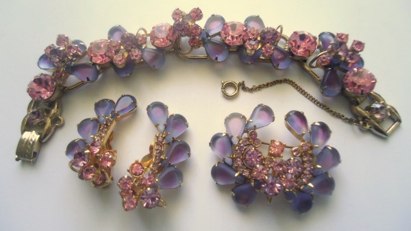 DeLizza and Elster a/k/a Juliana Open Back Pink and Lavender Sabrina Satin Glass Art Glass Brooch, Bracelet and Climber Earrings Parure