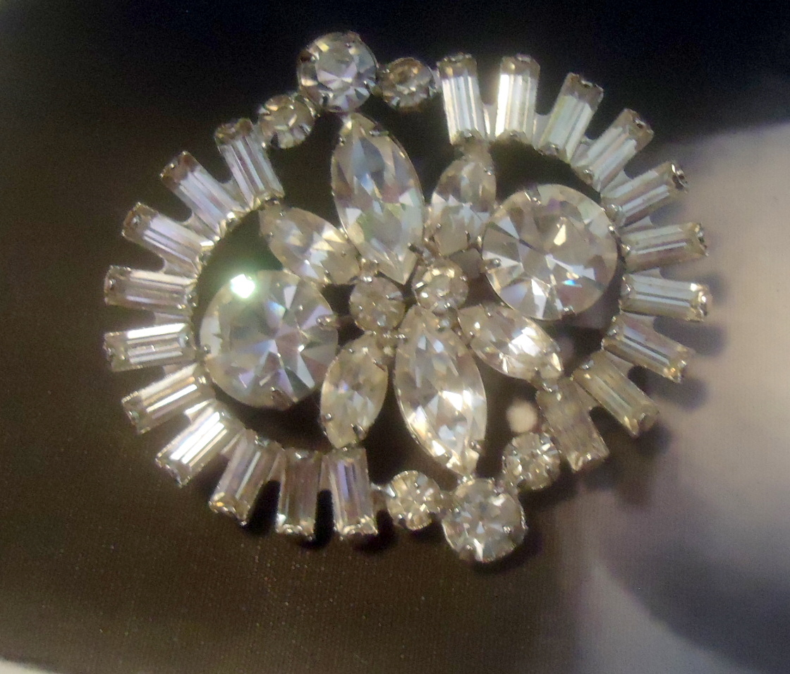 Weiss Signed Oval Rhinestone Brooch *SOLD*